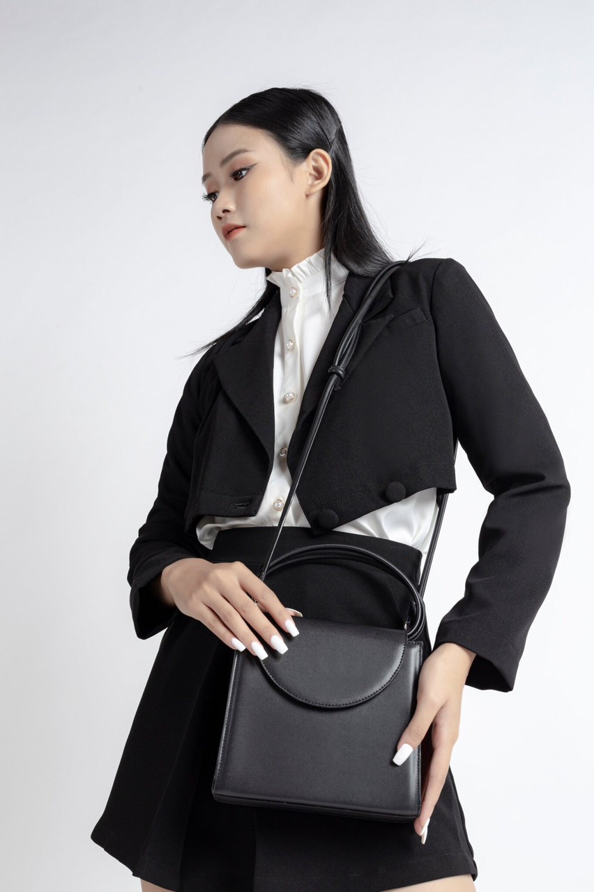 CHINUP - Thương Hiệu Túi Xách Tối Giản, Tinh Tế Và Truyền Cảm Hứng Thời Trang