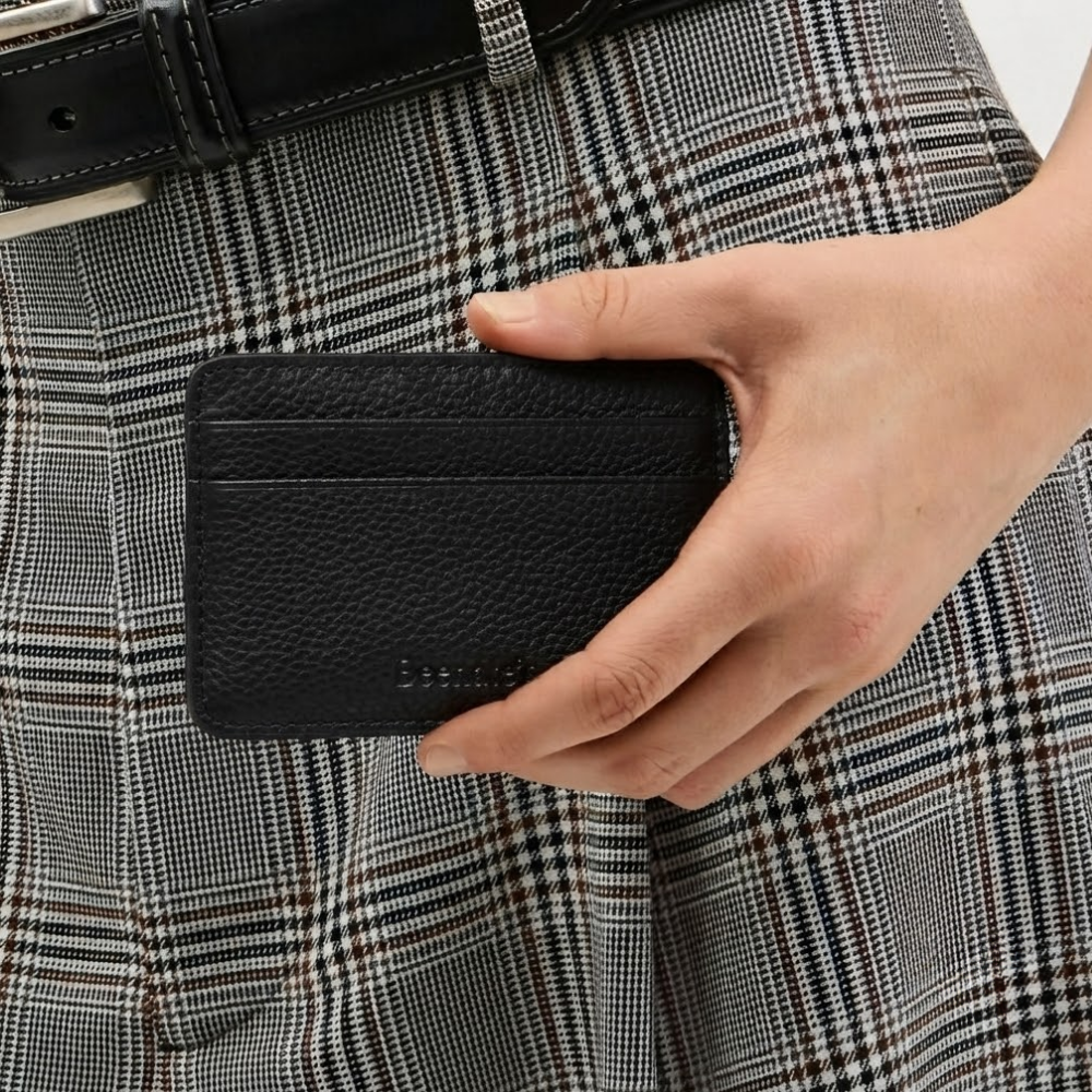 Những ai nên sử dụng Card Holder?