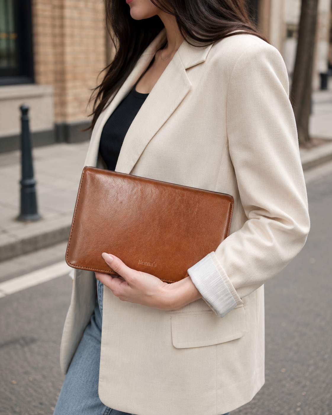 Những Mẫu Ví Clutch Không Bao Giờ Lỗi Mốt