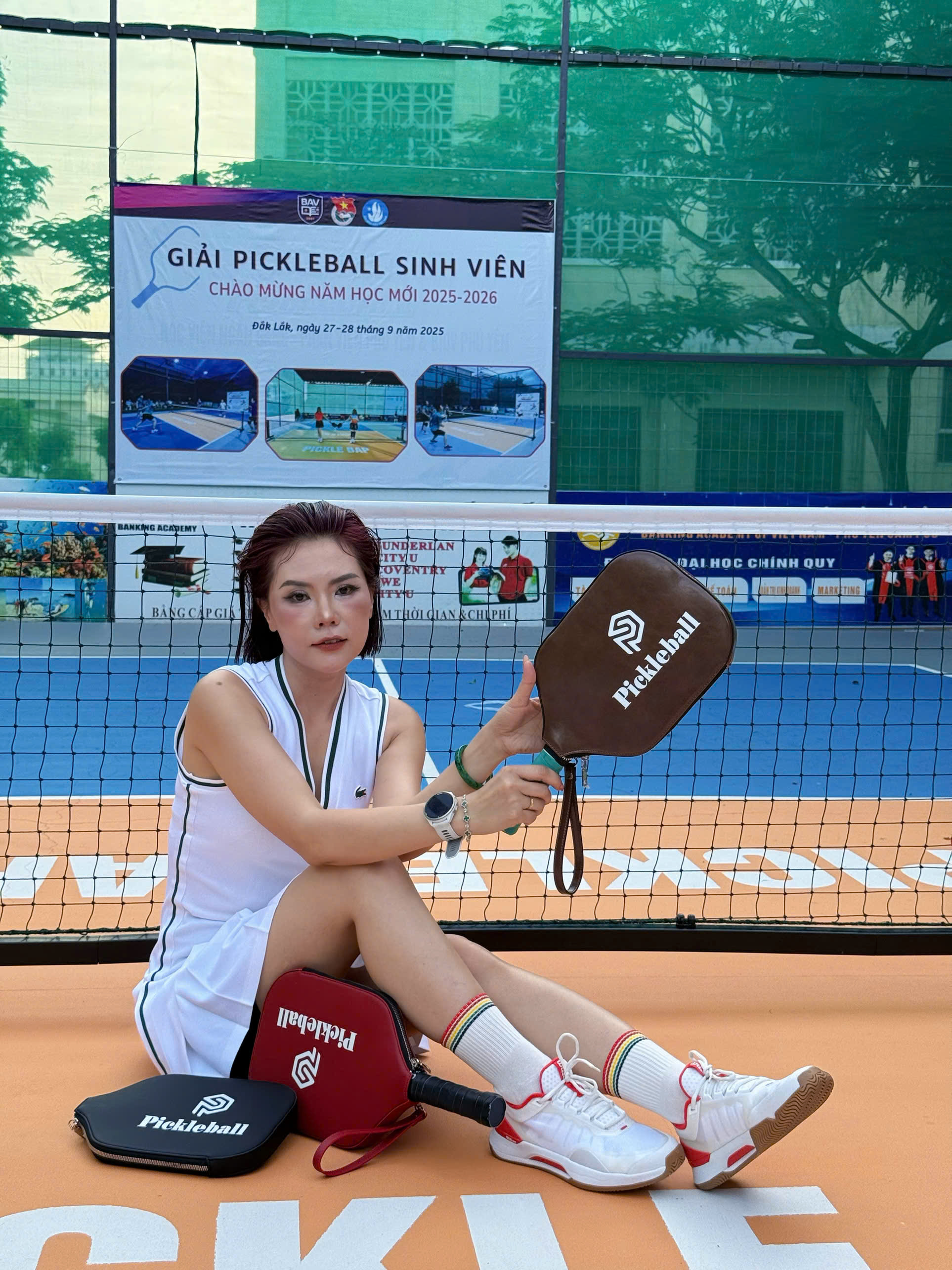 Phụ kiện túi da đựng vợt 