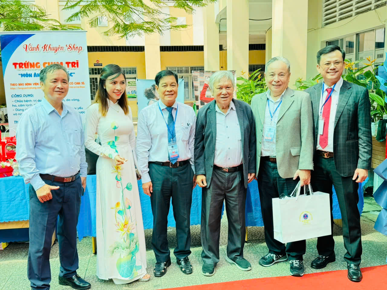 Quà tặng doanh nghiệp _ sang trọng và tinh tế