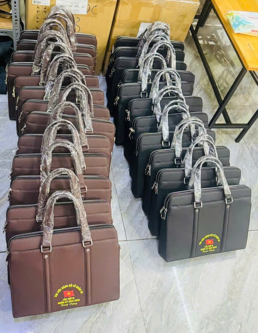 Quà Tặng In Logo Theo Yêu Cầu Tăng Nhận Diện Thương Hiệu