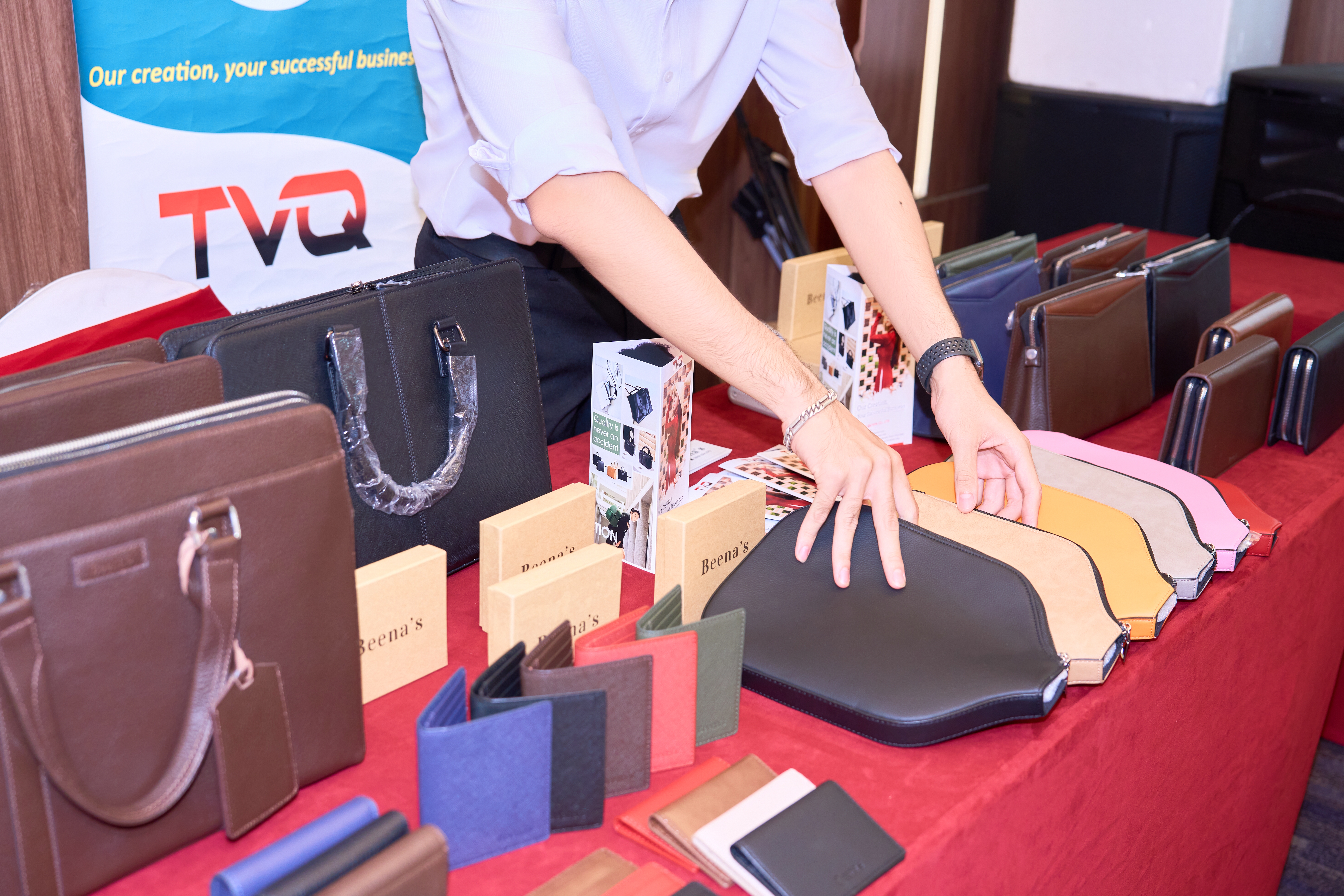 Sản xuất ví da OEM theo yêu cầu 