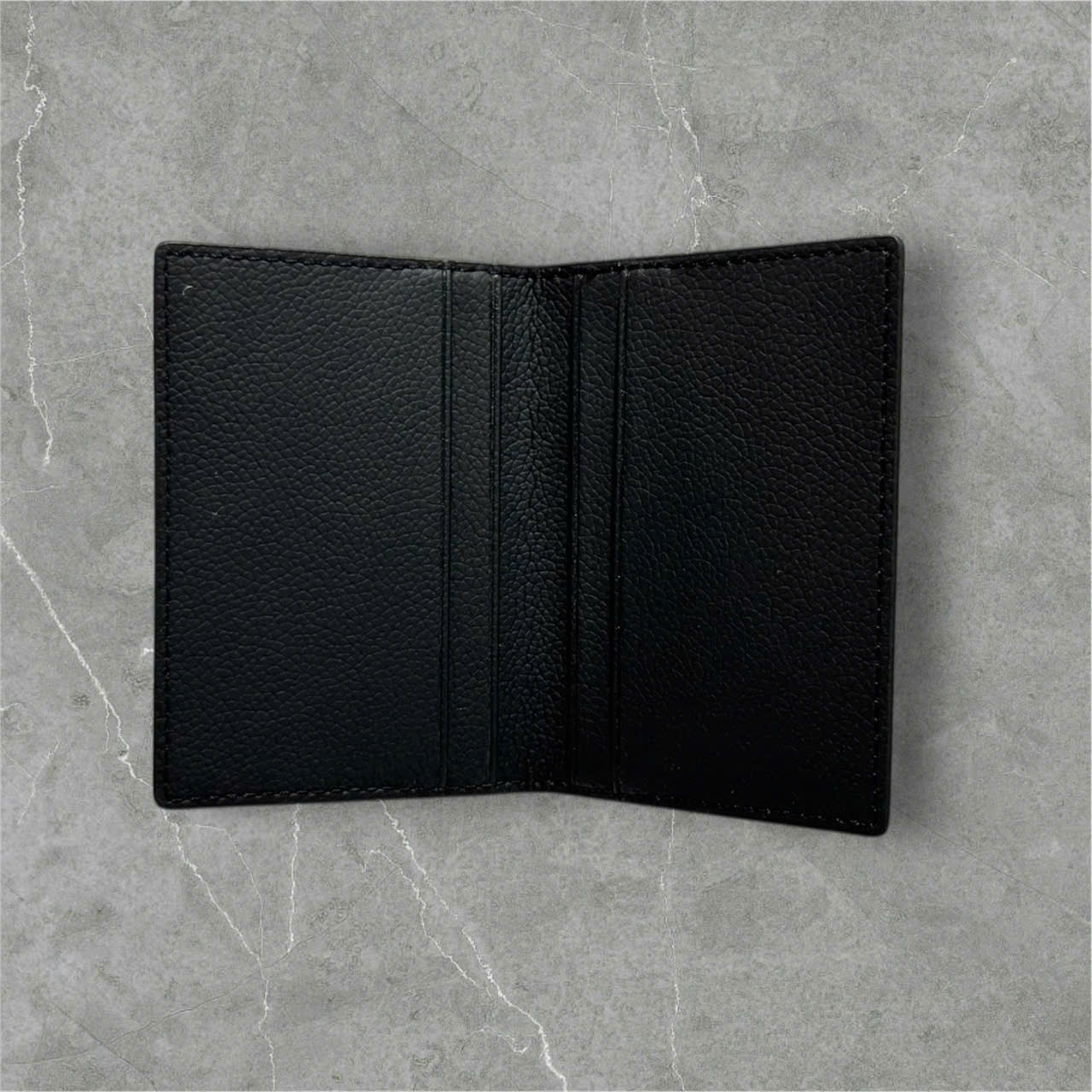 So sánh ví da bò và ví da microfiber nên chọn loại nào ?