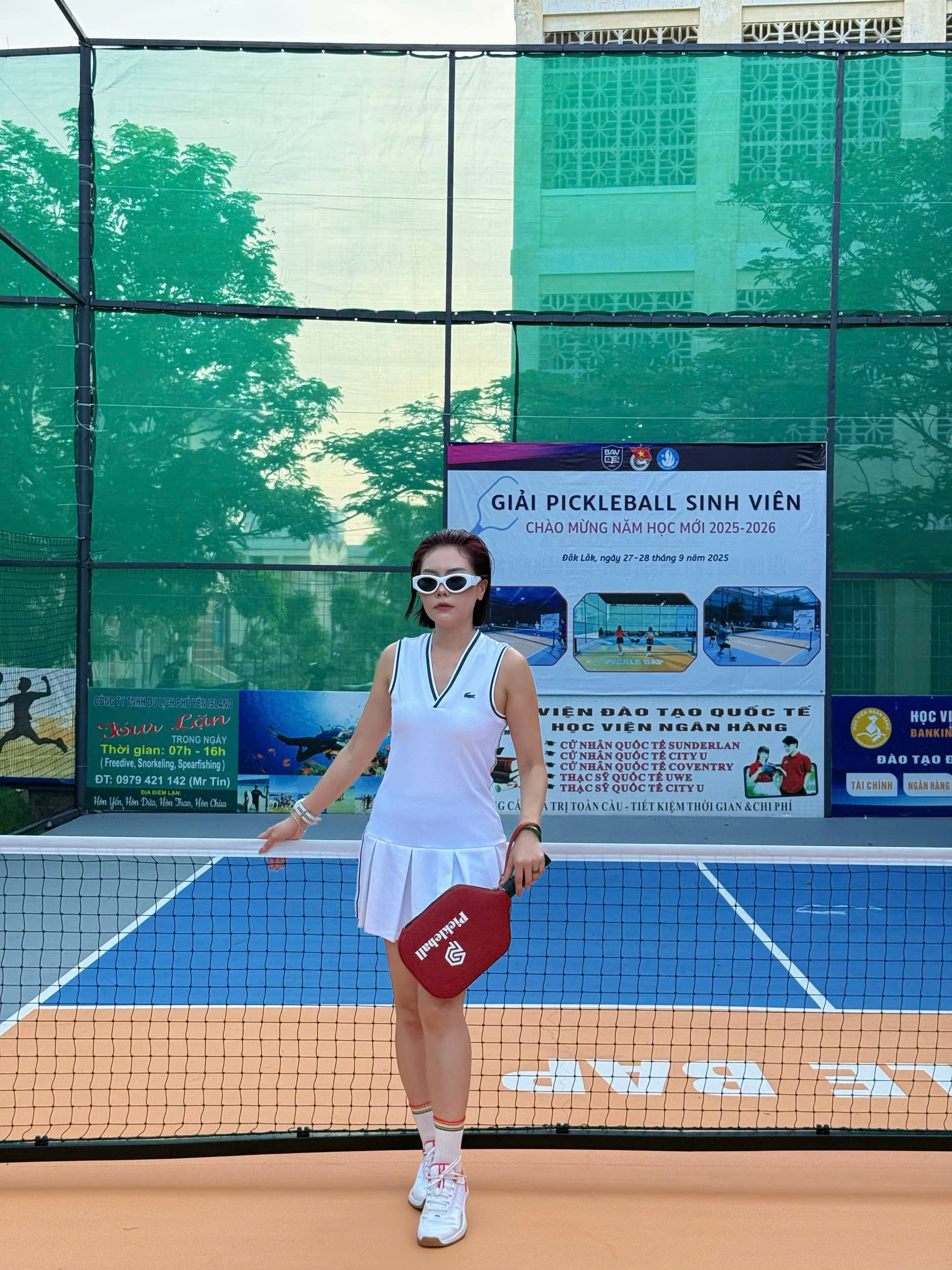 Túi da đựng vợt - Phụ kiện thể thao sang trọng 