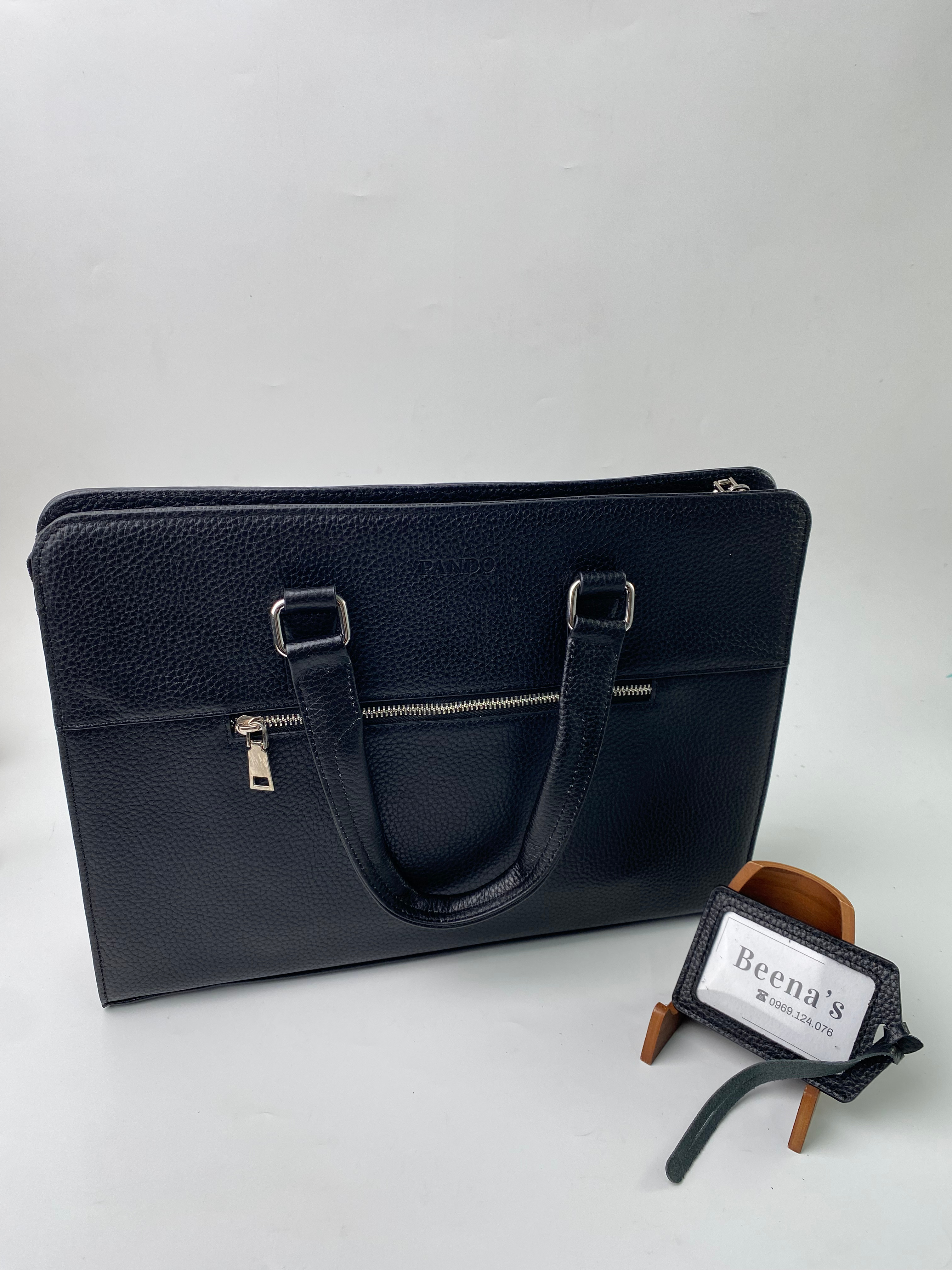 Túi xách phù hợp khi gặp gỡ đối tác, khách hàng