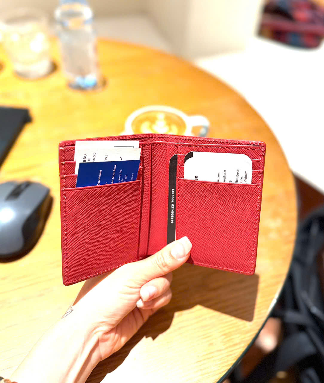 Ví Da Tiện Dụng Hợp Đi Làm Đi Chơi