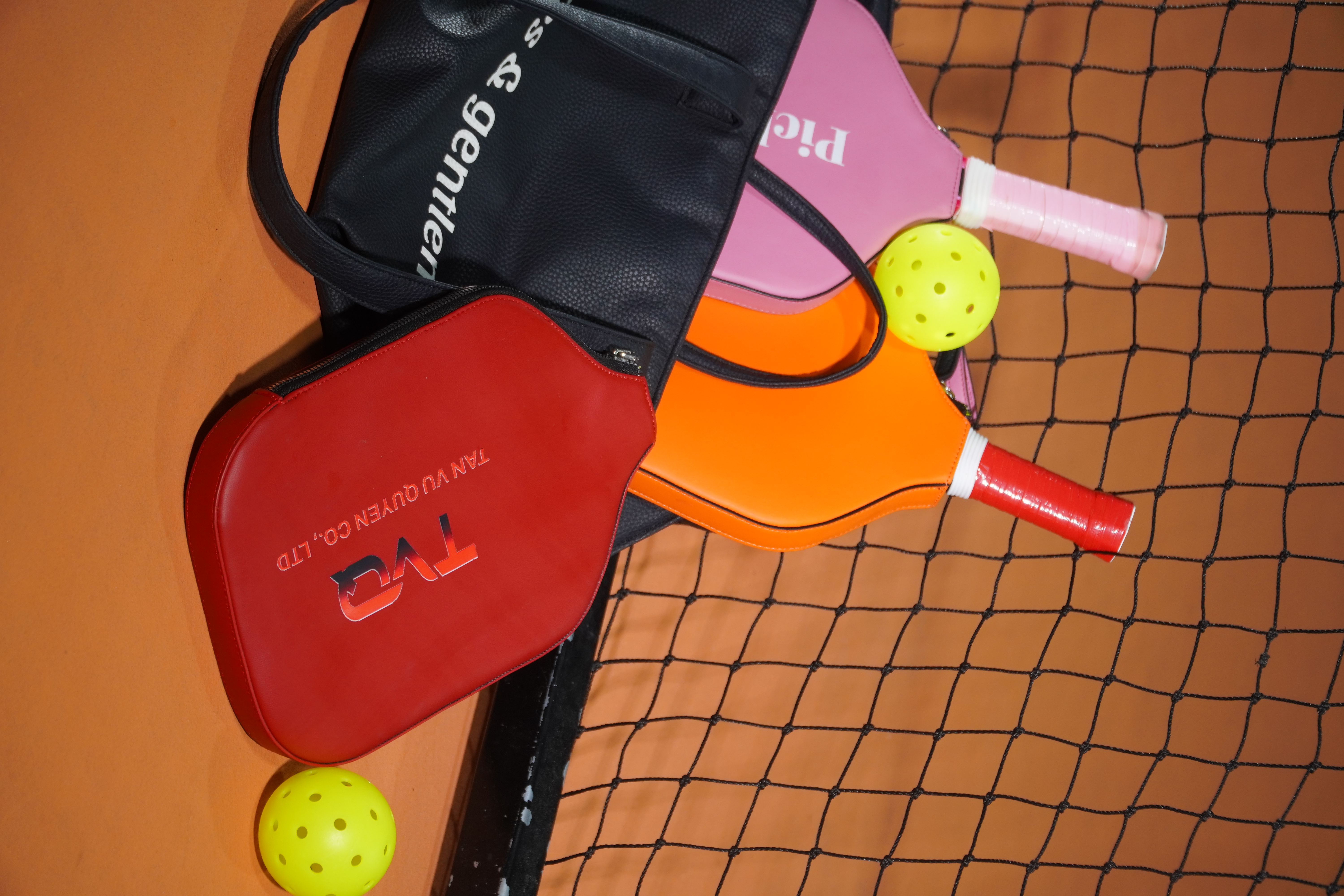 Vì Sao Túi Da Đựng Vợt Pickleball Được Nhiều Người Lựa Chọn?